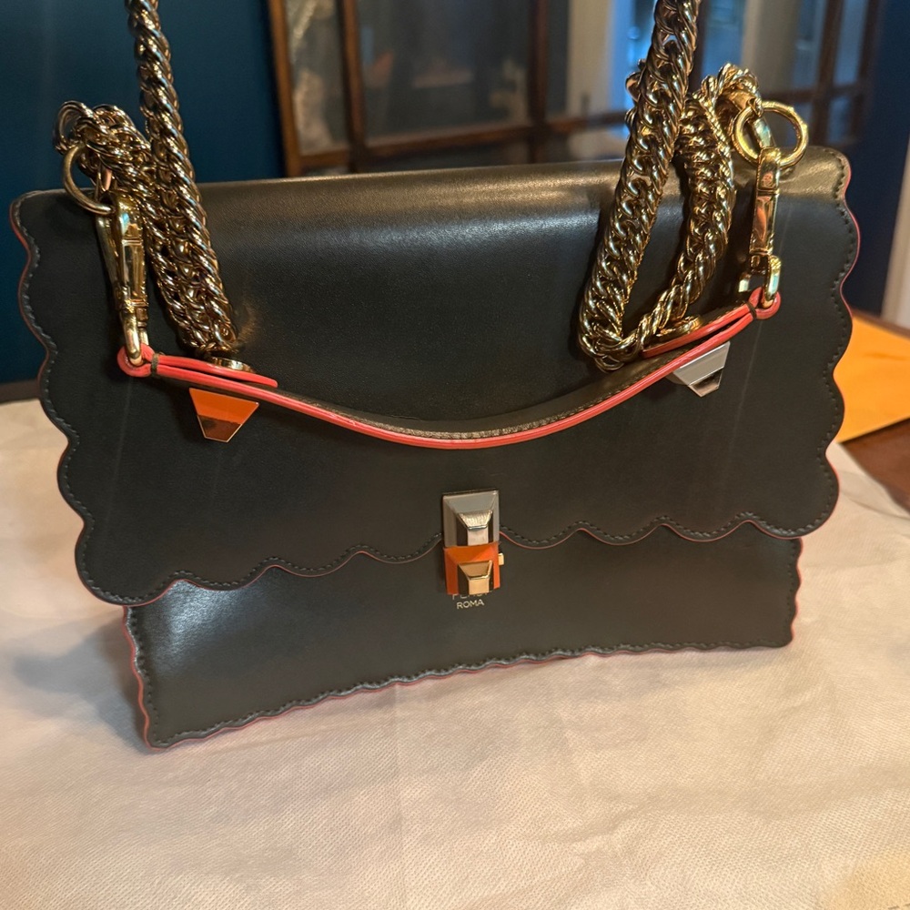Scalloped Leather Shoulder Bag | Fendi Kan I | Pre-Owned | COA Included